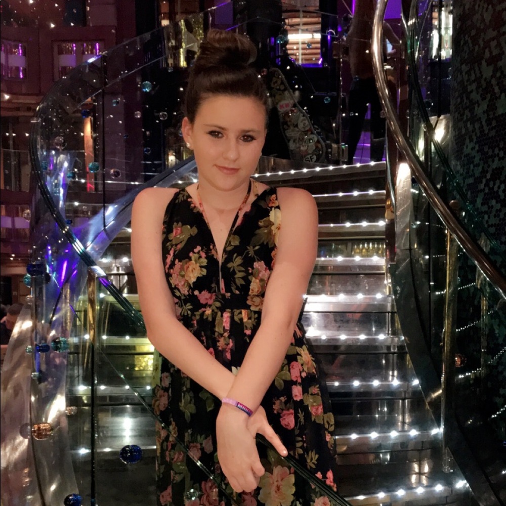 Meet your Posher, Makenzie
